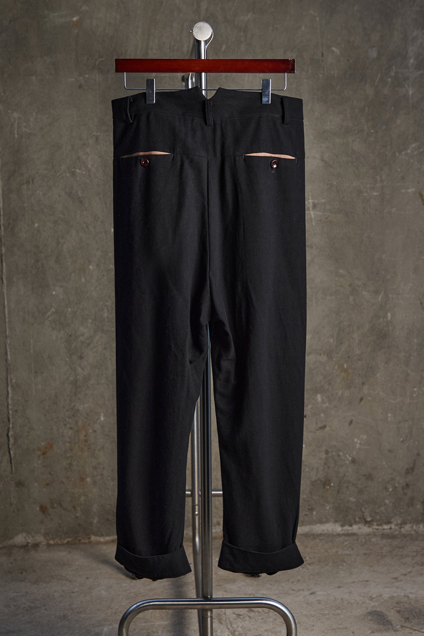 Double-Pleated Curved Pants