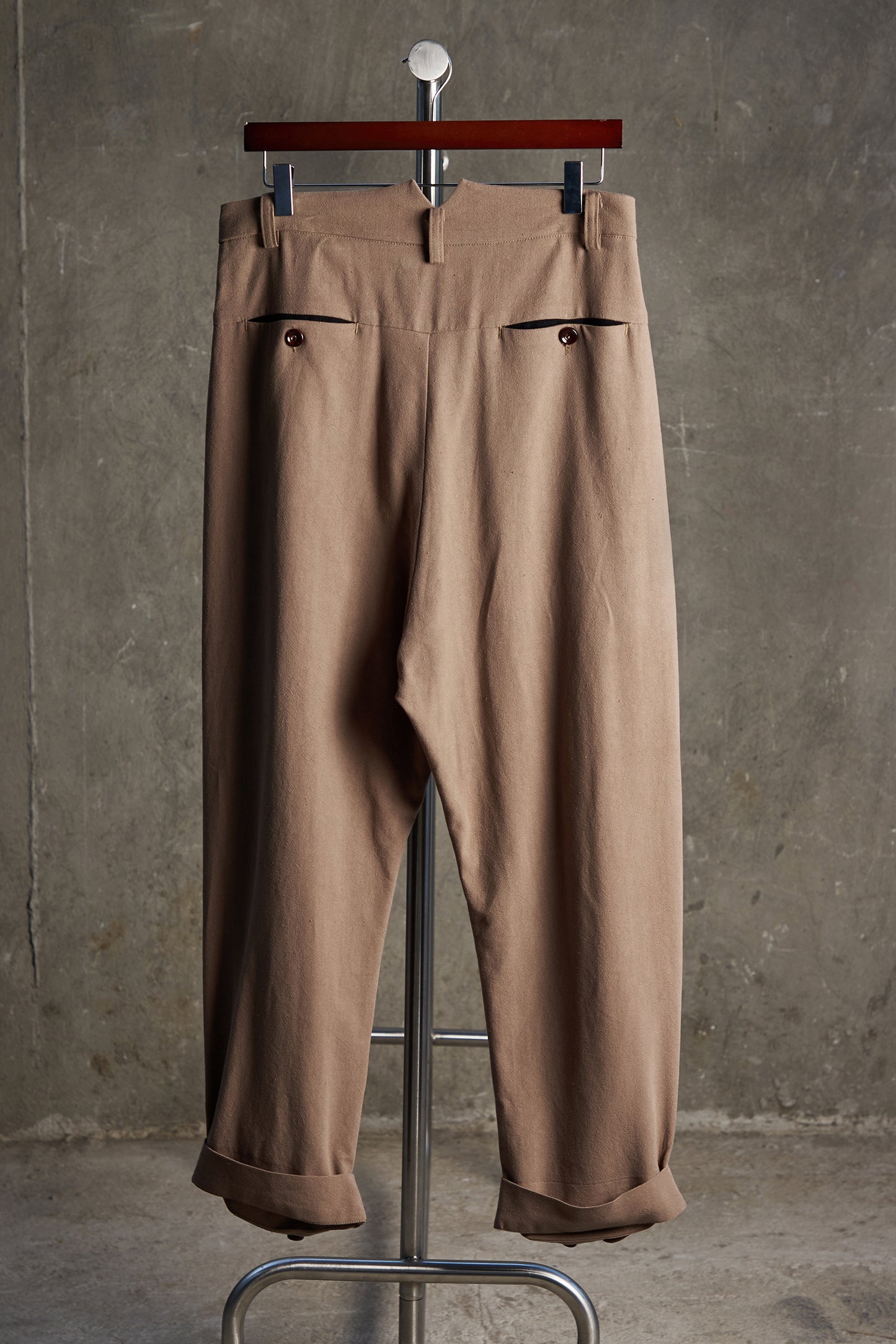 Double-Pleated Curved Pants