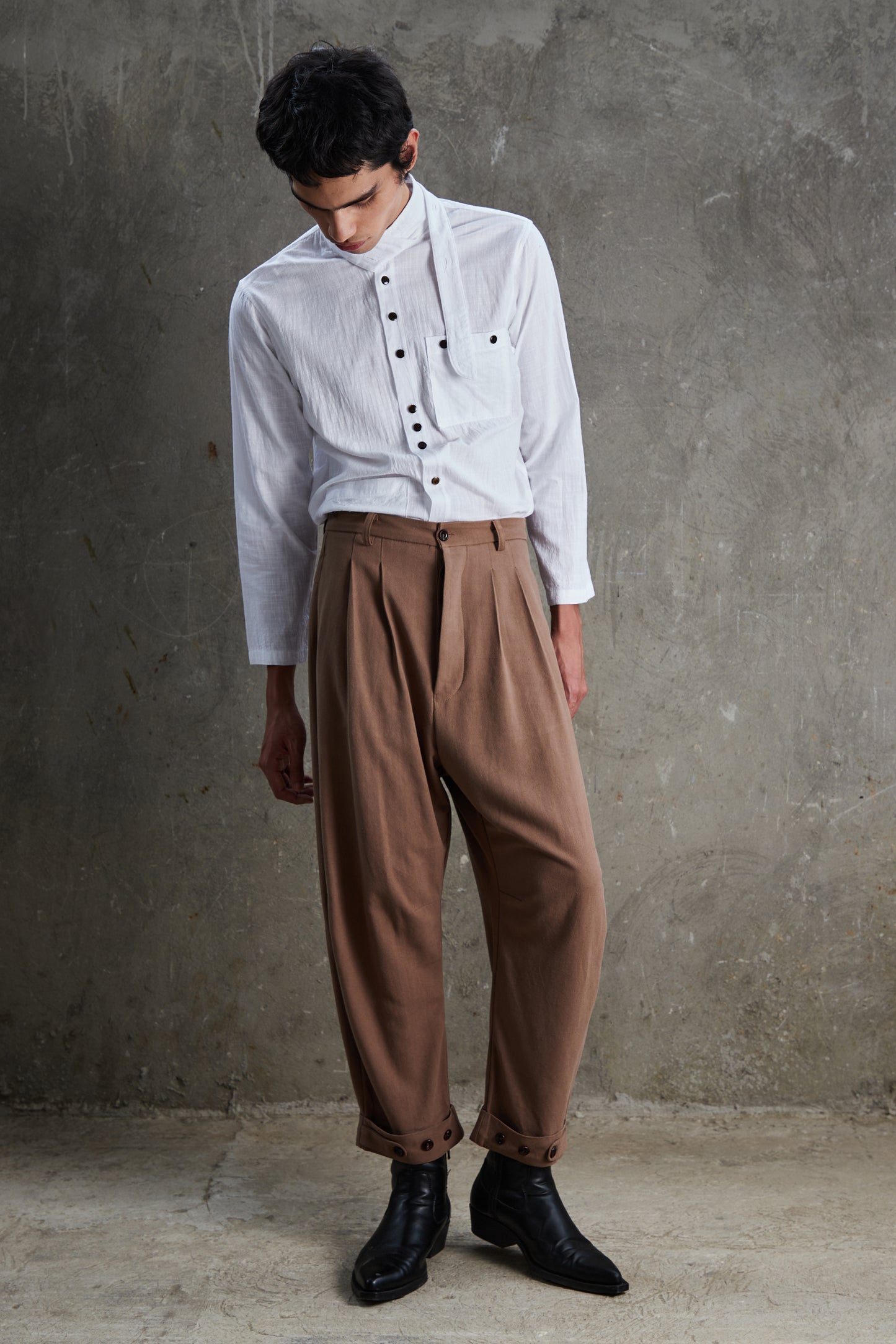 Double-Pleated Curved Pants
