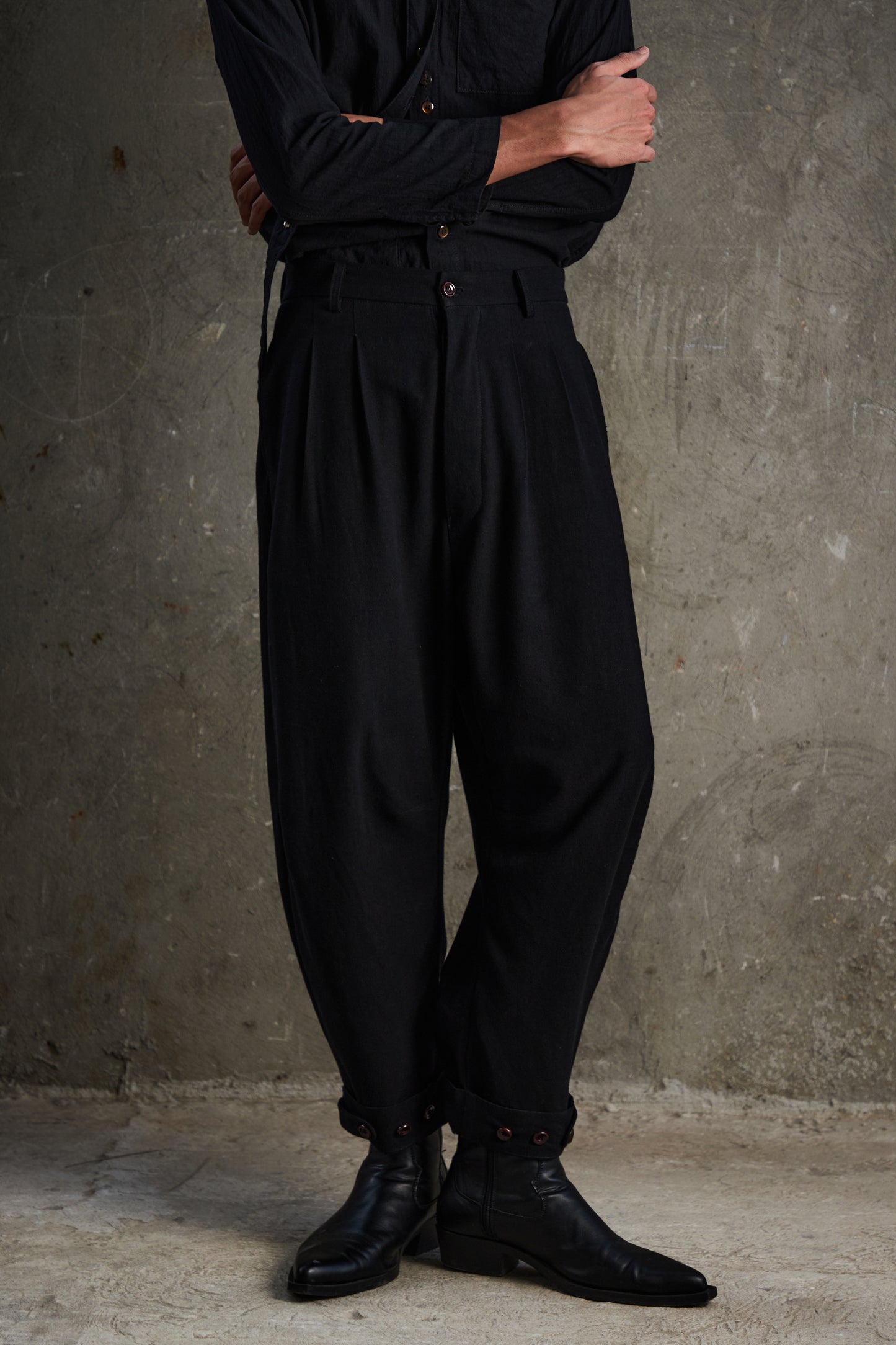 Double-Pleated Curved Pants